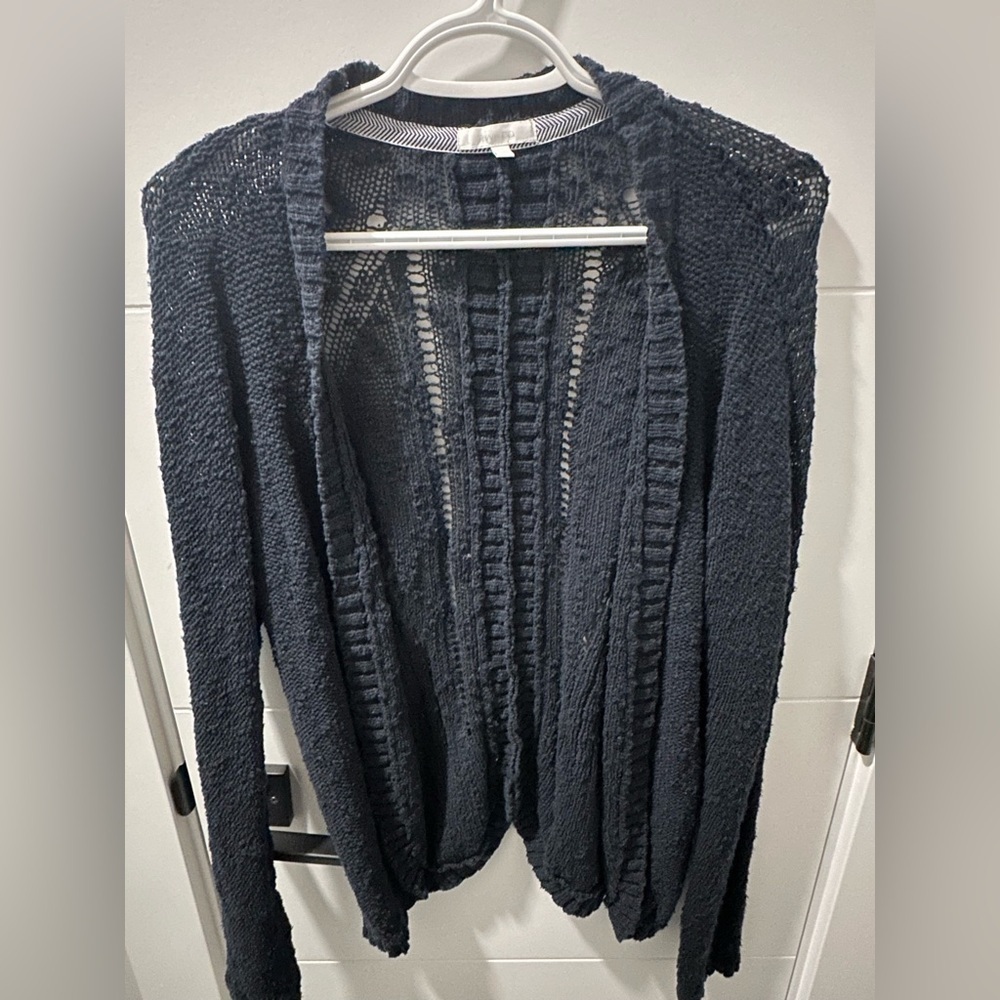 RW&CO. Women’s Open-Knit Cardigan -Size M (ptp approx 18in)